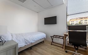 Beautiful Cozy Corner View Room With Private Parking Close To Caltech Convention Center